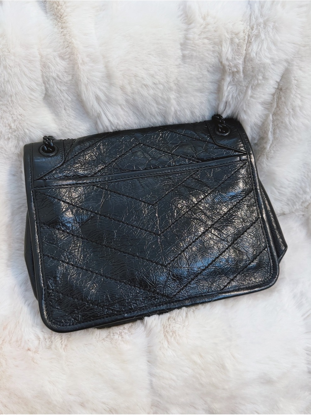 Yves Saint Laurent Black Crinkled Leather Niki Bag - Picture 3 of 10